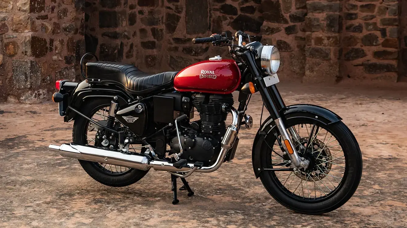 Royal Enfield promotional image of the Bullet.
            Ever notice how all of these images have the mirrors missing?
            I can't unsee it anymore.